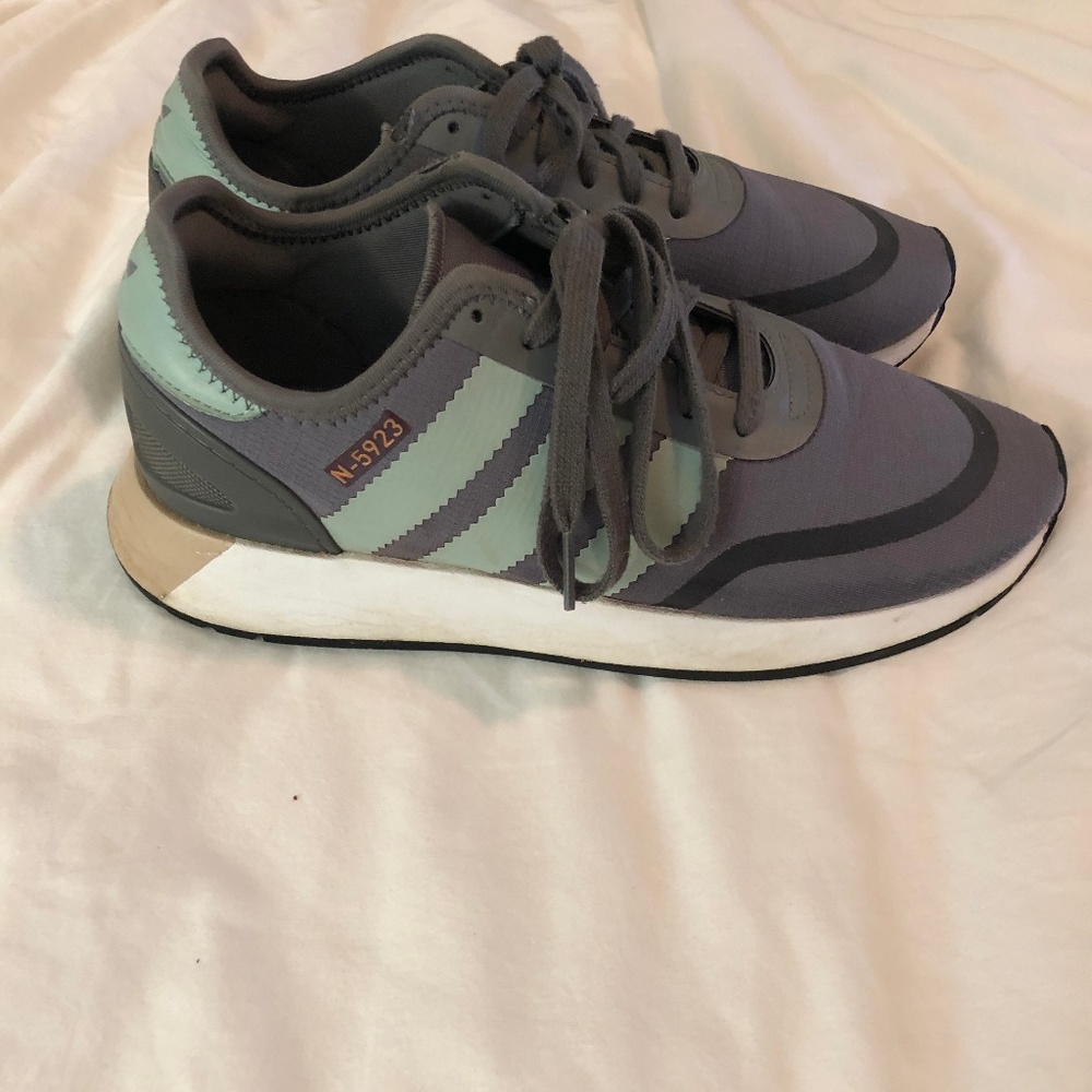 Adidas Sneakers